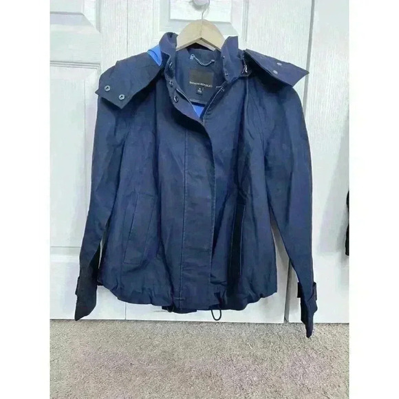 Banana Republic Women's Rain Jacket with Removable Hood Navy Size Small - Picture 1 of 8